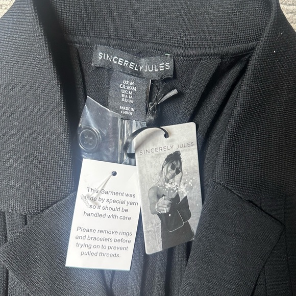 SOLD Sincerely Jules Black Pleated Mini Set - Picture 3 of 6